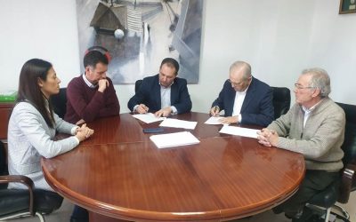 Aljaraque renueva el Convenio con el Economato Solidario Resurgir ;)