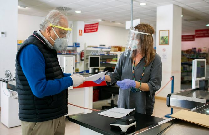 Puerto de Huelva con el Economato Solidario Resurgir