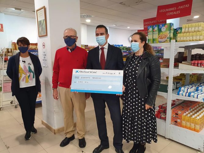 Fundacion La Caixa con el Economato Solidario Resurgir (3)
