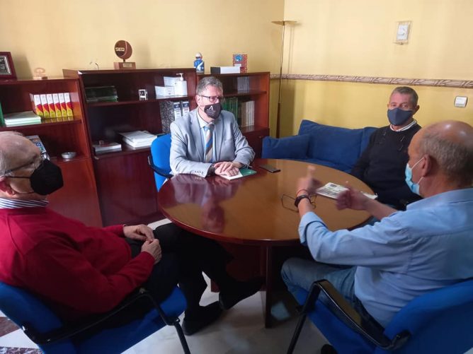 con el delegado de Igualdad y Políticas Sociales Manuel Antonio Conde del Río (2)