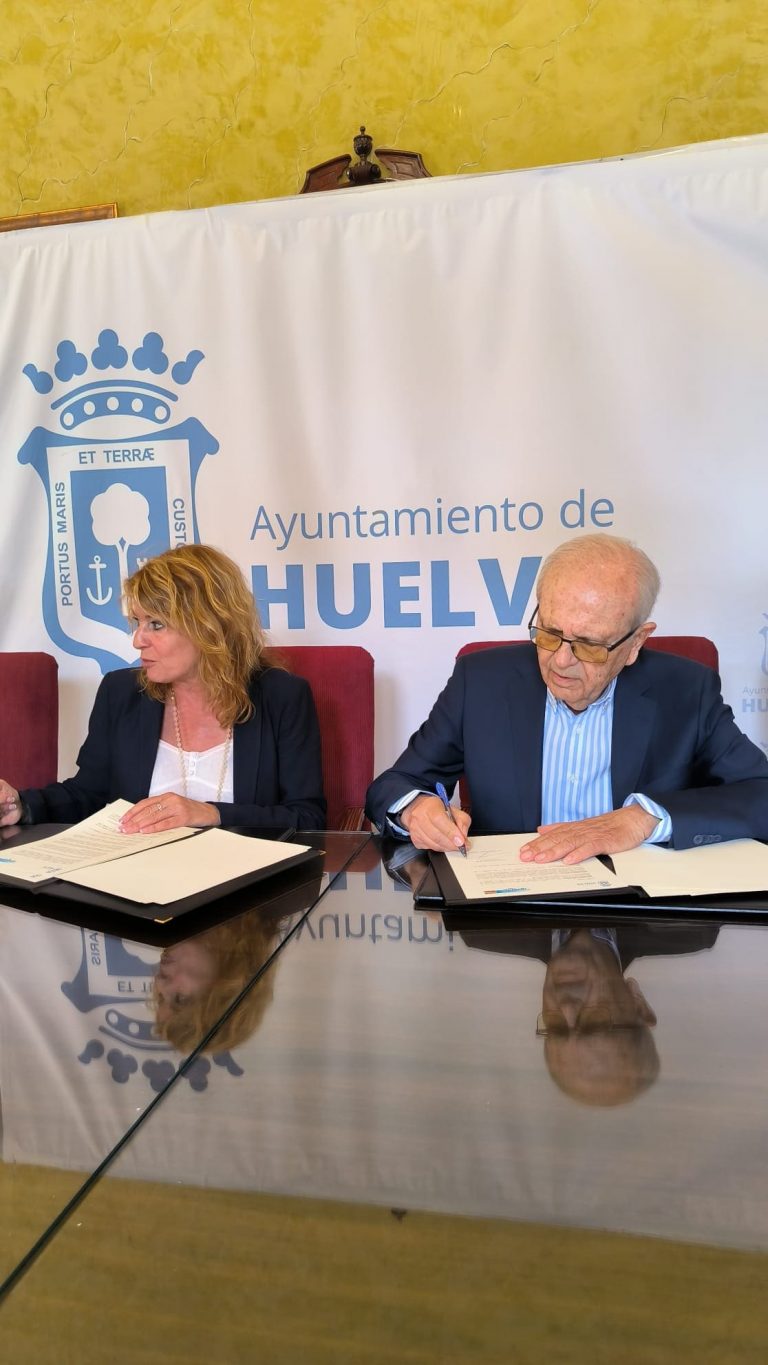 Firma de un nuevo convenio con el Ayuntamiento de Huelva