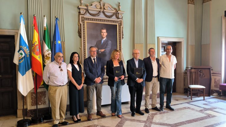 Firma de un nuevo convenio con el Ayuntamiento de Huelva