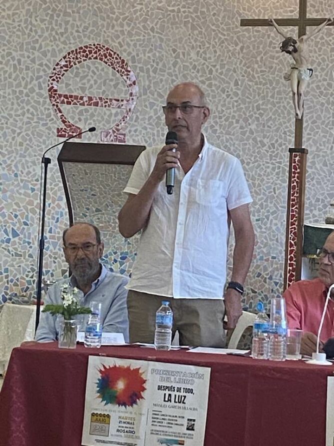 Nació el libro DESPUÉS DE TODO, LA LUZ de Manuel García Villalba y fue presentado en el bello marco de la Capilla del Rosario de El Portil