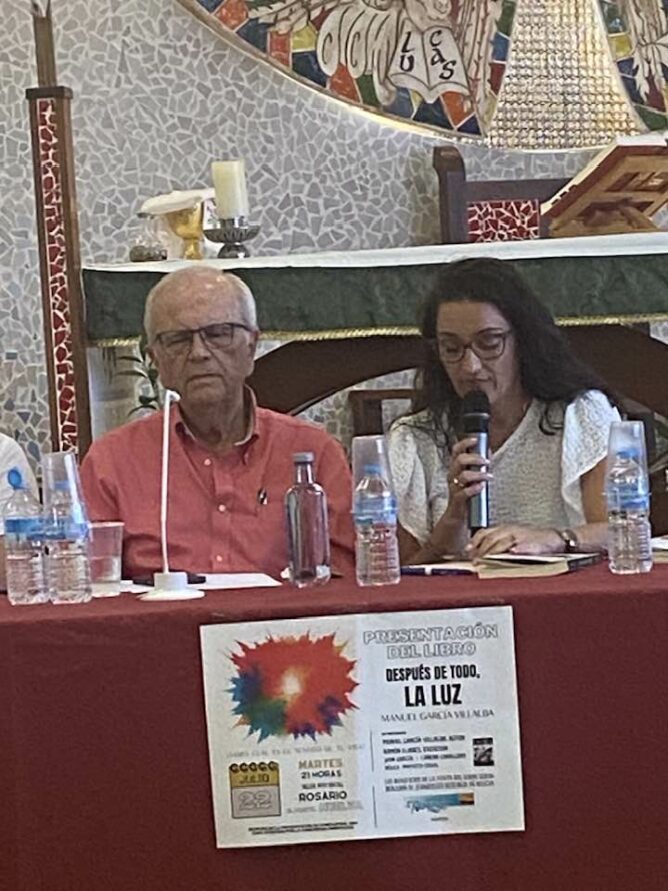 Nació el libro DESPUÉS DE TODO, LA LUZ de Manuel García Villalba y fue presentado en el bello marco de la Capilla del Rosario de El Portil