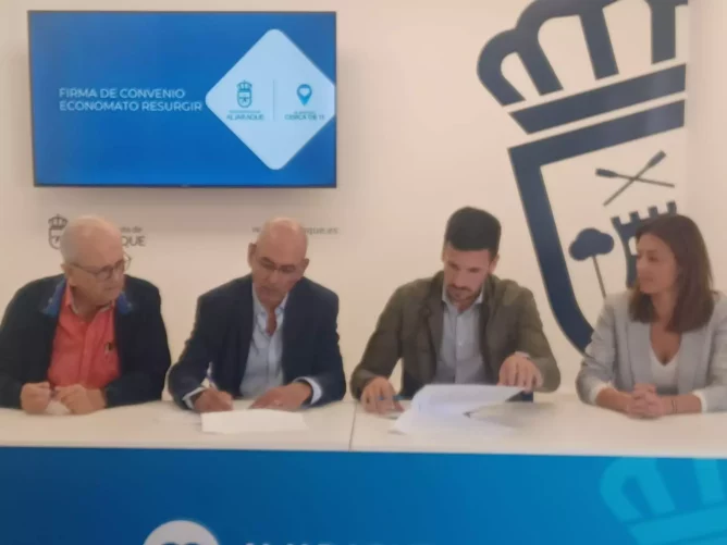Firma Ayuntamiento Aljaraque convenio Economato Resurgir