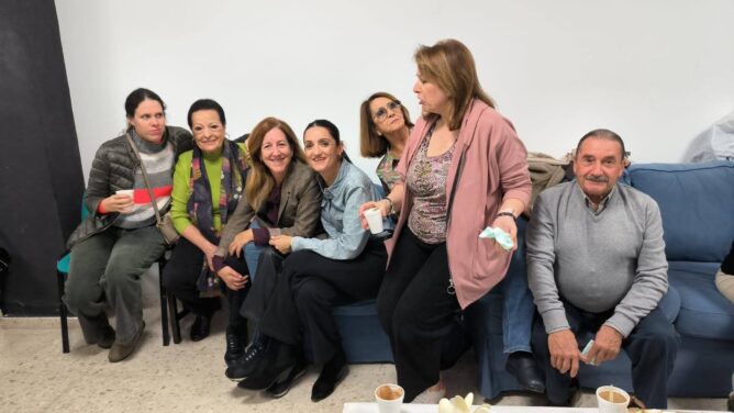 merienda con voluntarios y equipo